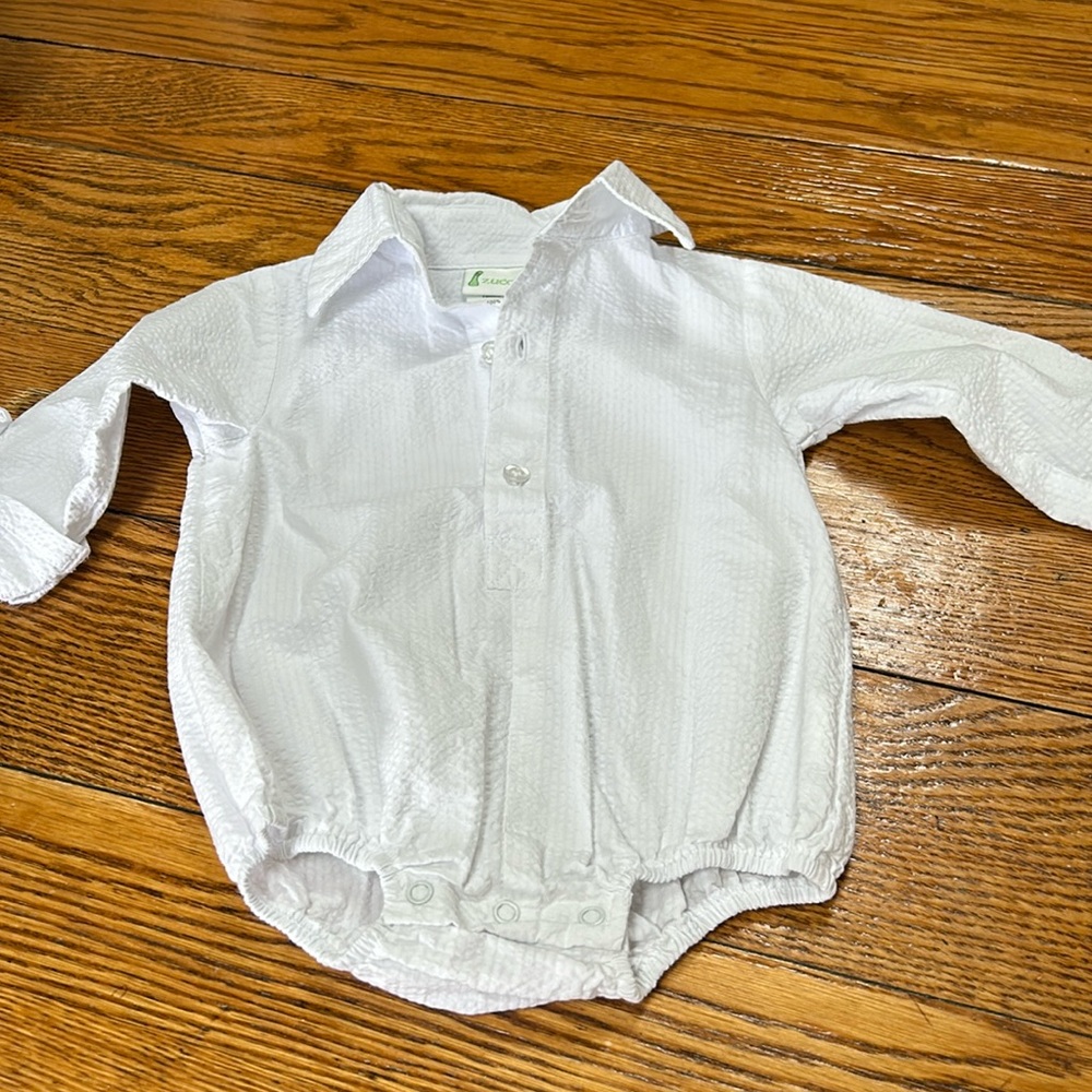 Zuccini brand infants white cotton one piece.  Waffle texture. Size 12 months.